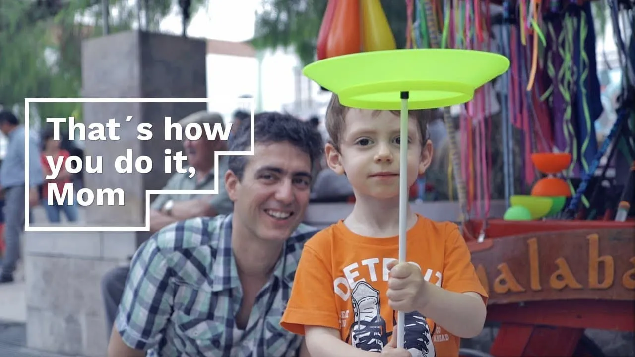 Learning how to juggle with our son - Almarte 3