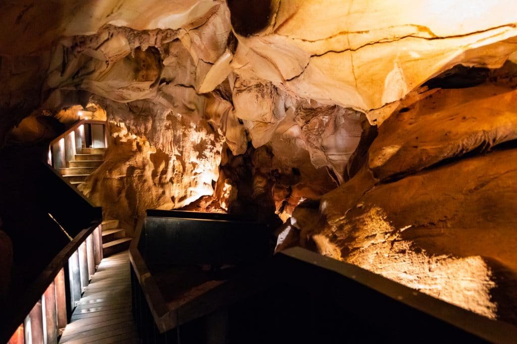 Visiting a Prehistoric rock-art site - Escoural cave, Portugal 8 gruta do escoural