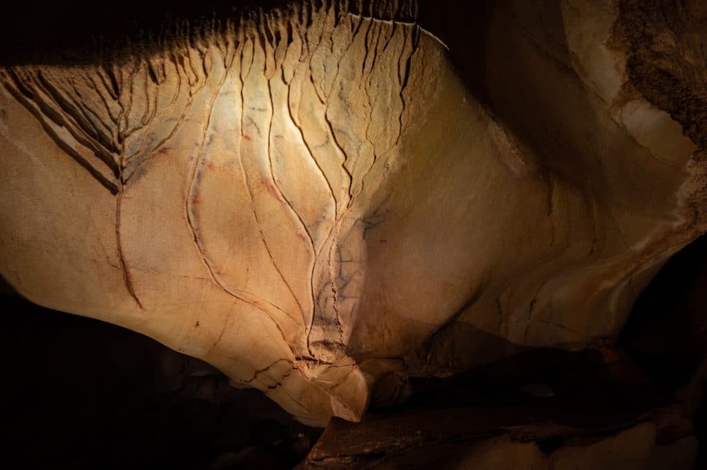 Visiting a Prehistoric rock-art site - Escoural cave, Portugal 5 gruta do escoural