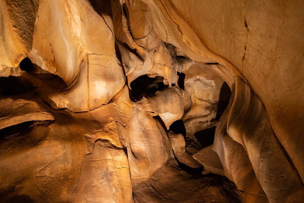 Visiting a Prehistoric rock-art site - Escoural cave, Portugal 6 gruta do escoural