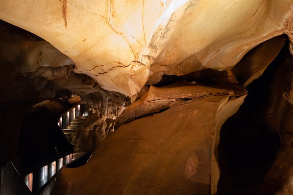 Visiting a Prehistoric rock-art site - Escoural cave, Portugal 2 gruta do escoural