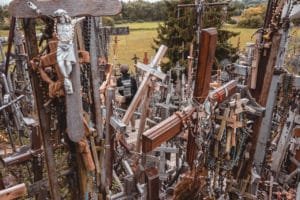 Visita à Colina das Cruzes na Lituânia (Kryžių kalnas) 29