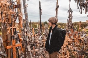 Visita à Colina das Cruzes na Lituânia (Kryžių kalnas) 32