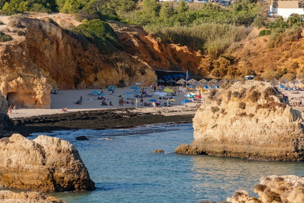 Descubra a beleza da Praia da Rocha na costa portuguesa 21 Portimão beach portugal