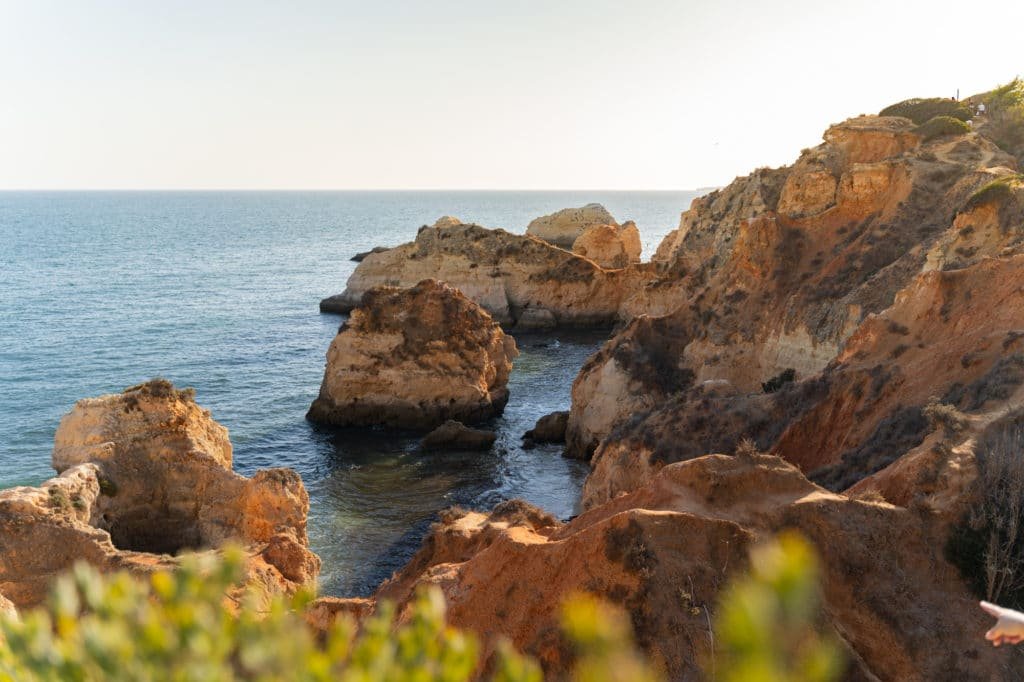 Descubra a beleza da Praia da Rocha na costa portuguesa 26 Portimão beach portugal