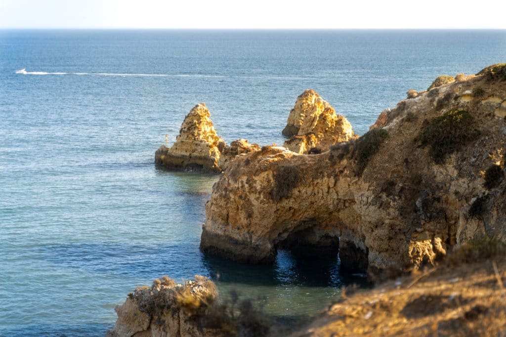 Descubra a beleza da Praia da Rocha na costa portuguesa 10 Portimão beach portugal rock formation