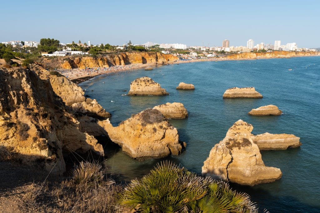 Descubra a beleza da Praia da Rocha na costa portuguesa 11 Portimão beach portugal