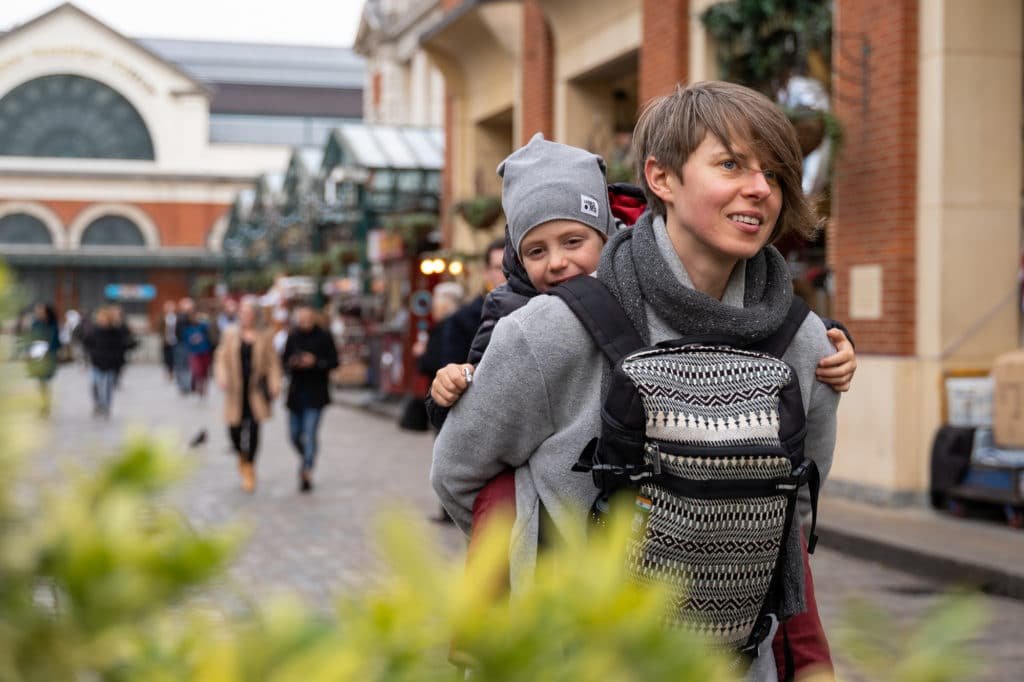 Top Tips to Visit London: Maximize Your Family Get-Together Experience 5 walking in london