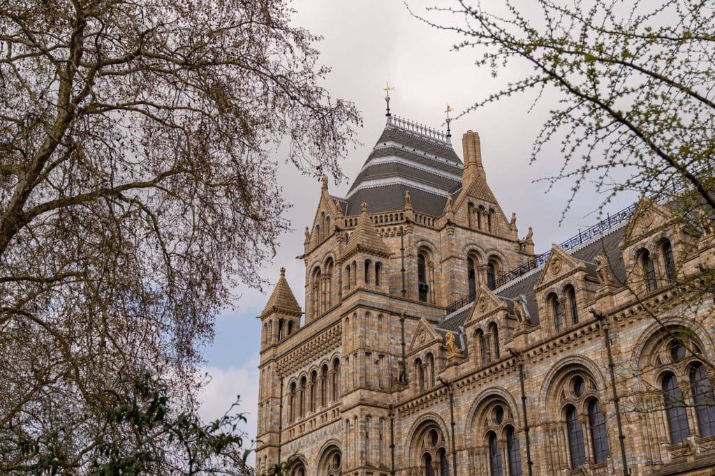 Top Tips to Visit London: Maximize Your Family Get-Together Experience 7 london buildings
