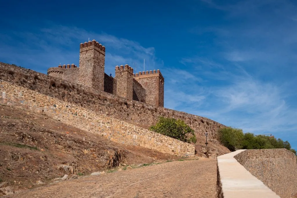 Castle of Cortegana road