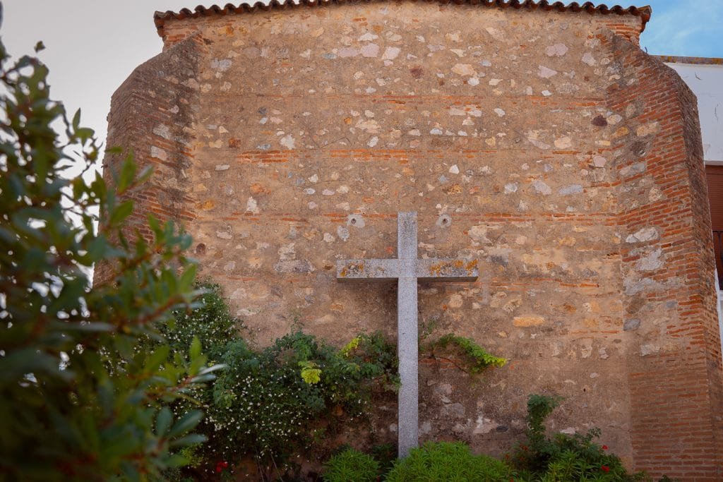Kortegana, pasikraukite energijos ir mėgaukitės vaizdais šiame Ispanijos miestelyje 13 San Sebastian Church Cortegana