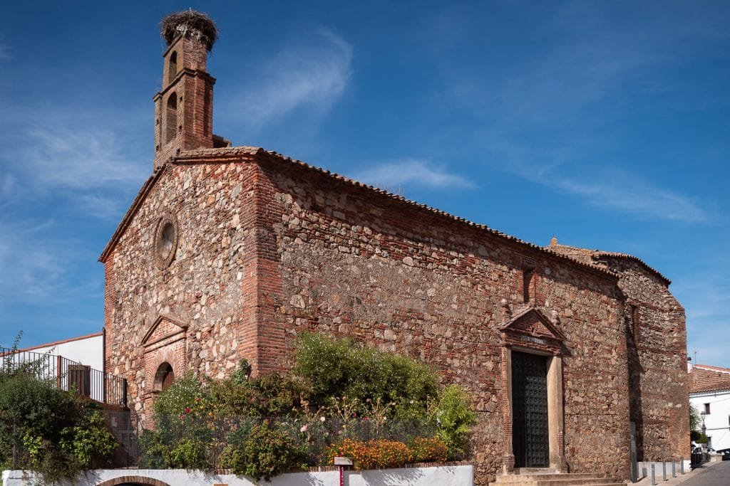 Kortegana, pasikraukite energijos ir mėgaukitės vaizdais šiame Ispanijos miestelyje 12 San Sebastian Church Cortegana