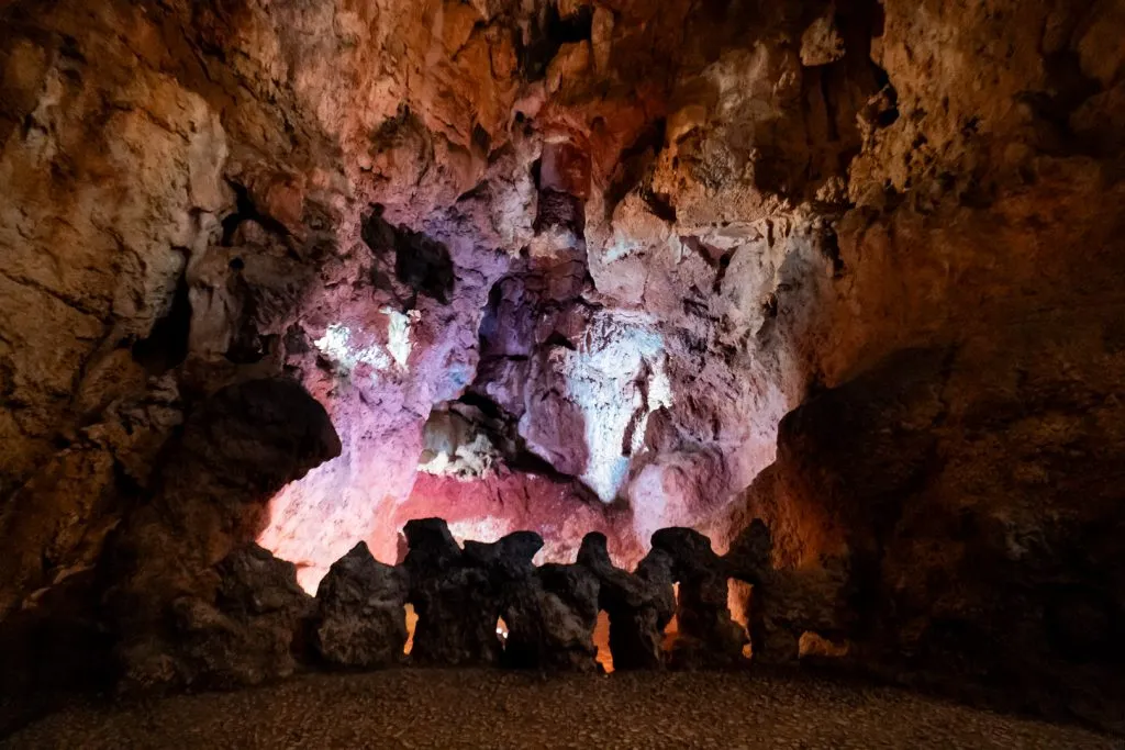 You won't believe what's hidden underground in Portugal. - Mira de Aire caves 2 You won't believe what's hidden underground in Portugal. - Mira de Aire caves 1